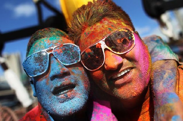عکس های دیدنی از فستیوال رنگ ها در هندوستان