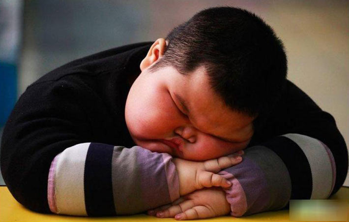 عکس هایی دیدنی از چاق ترین کودک 4 ساله جهان
