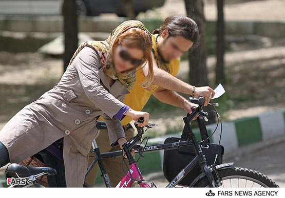 نمایشگاه مد و آرایش در خیابانهای تهران (تصویری)