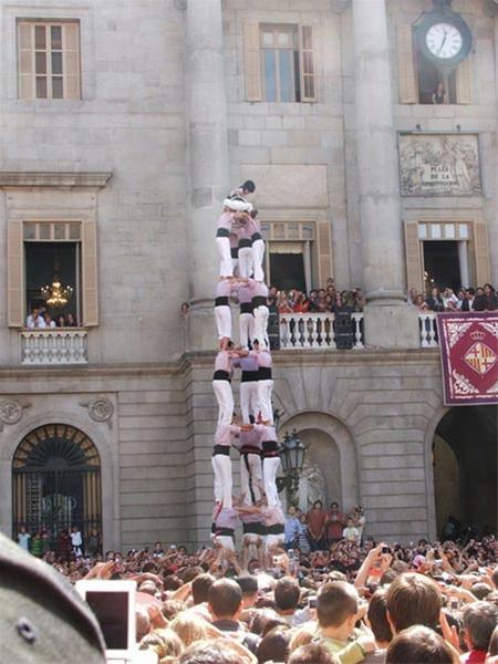 تصاویری دیدنی از فستیوال برجهای انسانی در اسپانیا