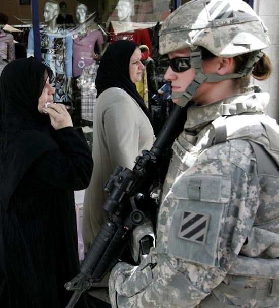 عکسهایی از تفاوت زنان نظامی در کشورهای مختلف