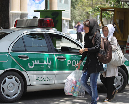 عکس هایی از برخورد با بد حجابی در تهران ، تیر 1390