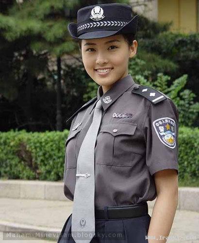 عکس هایی از افسرهای زن در پلیس راهنمایی چین