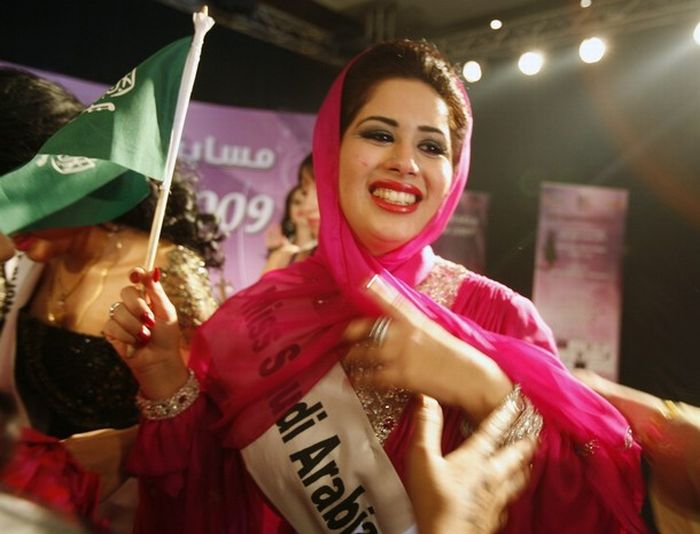 عکس هایی زیبا و دیدنی از مراسم زیباترین دختر عرب