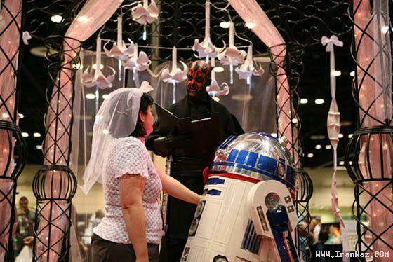 عکس های ازدواج عجیب دختری با ربات جنگ ستارگان