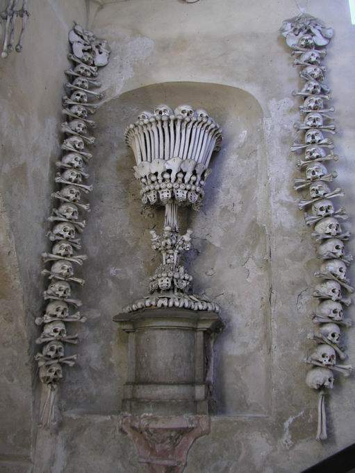 کلیسایی ساخته شده از استخوان مسلمانان