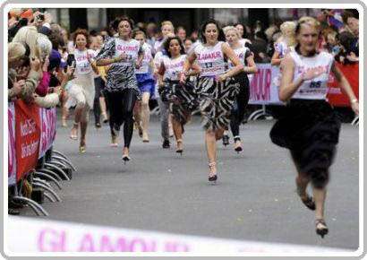 عکس های دیدنی مسابقه زنان باکفشهای پاشنه بلند