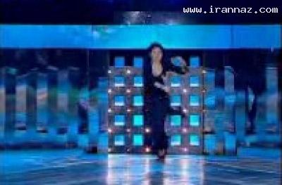 عکسهایی از سوتی خواننده زن هنگام اجرای کنسرت