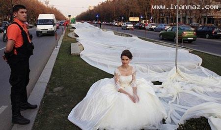 رکورد مانکن سرشناس با لباس عروس عجیب +تصاویر