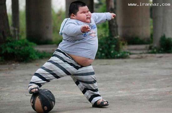 عکس هایی بامزه از چاق ترین کودک 4 ساله ی جهان