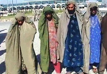 دستگیری برخی از نظامیان طالبان با لباس زنانه!!