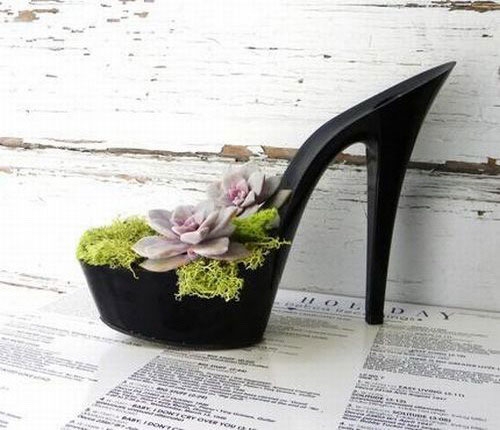 عکسهای جالب استفاده از کفشهای کهنه برای گلدان