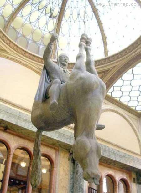 عکس هایی دیدنی از عجیب ترین مجسمه های جهان