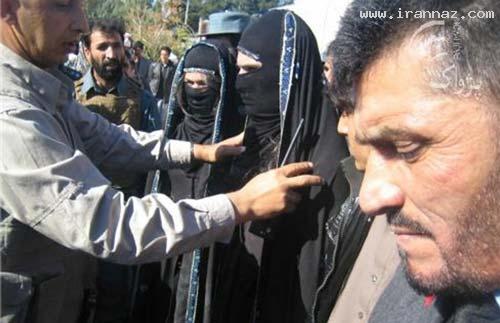 دستگیری شدن برخی از طالبان با لباس زنانه (عکس) دستگیری شدن برخی از طالبان با لباس زنانه (عکس)
