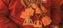 مرد مقدس و مشهور در آغوش دو دختر جوان (عکس)