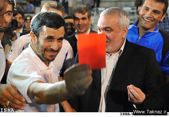 عکسهایی از فوتبال احمدی نژاد !!