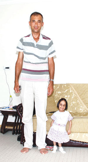 عکس هایی از کوتاه ‌ترین زن جهان
