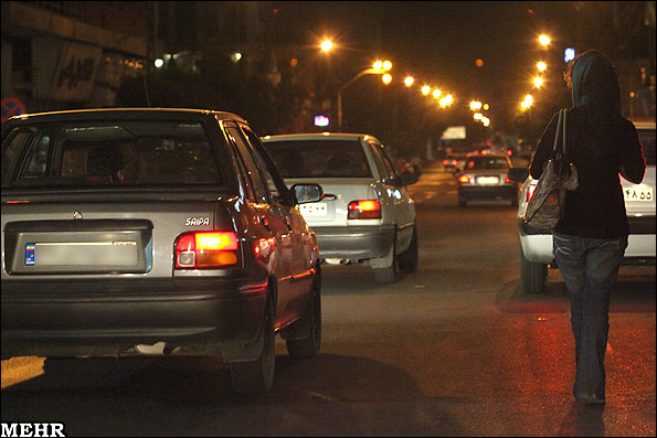 زنان خیابانی و خیابانهای بالای شهر (تصویری) زنان خیابانی و خیابانهای بالای شهر (تصویری)
